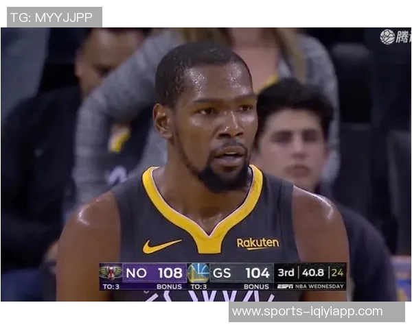 火箭客战鹈鹕登机照曝光KD羽绒服气质出众电风扇随队征战