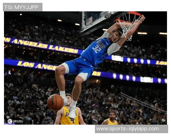 独行侠训练照曝光浓眉现身心情愉悦缺阵两场引关注